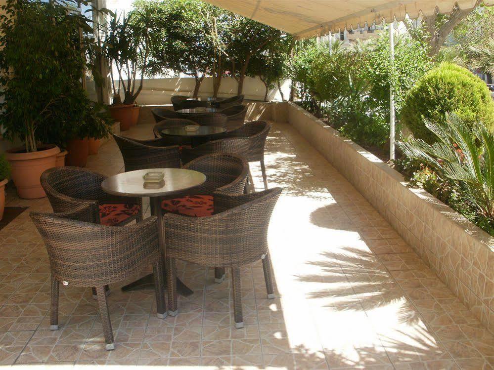 Athinaiko 2* Heraklion (Crete)